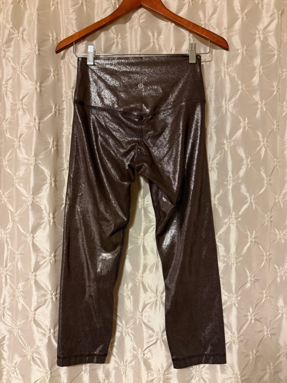 Lululemon Align High-Rise Crop Leggings
Radiate Foil Shimmery Metallic Brown - Picture 6 of 16